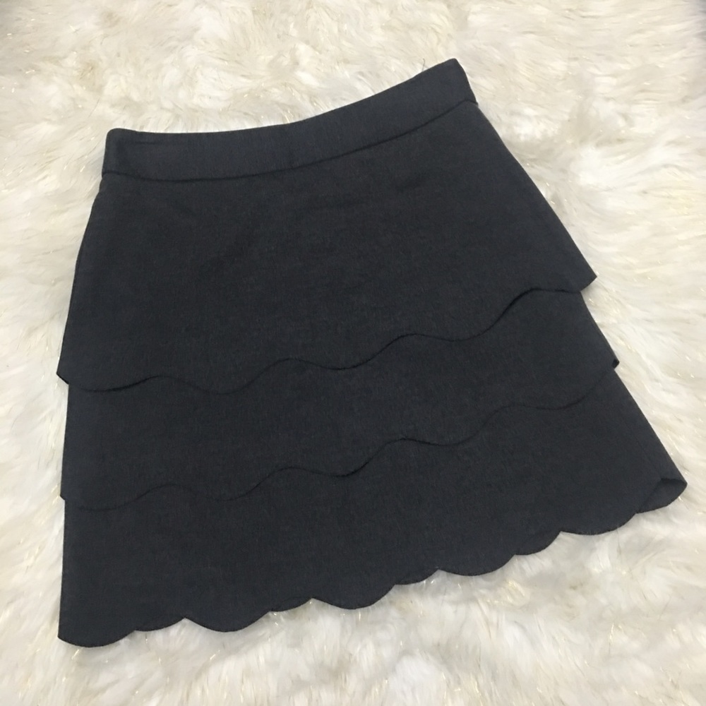 3/$15 gray scalloped skirt size 2